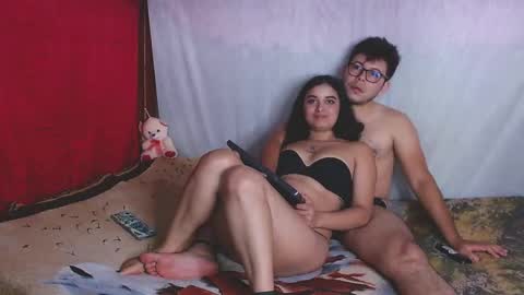 JUSTIN Y JAZMIN online show from February 2026 12:00:01 AM