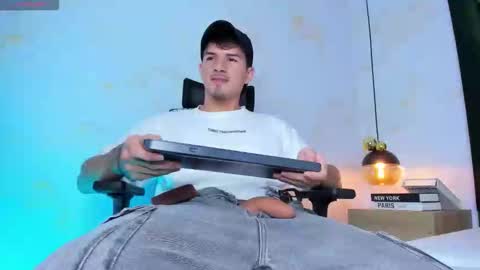 Justin online show from December 2025 07:53:02 PM