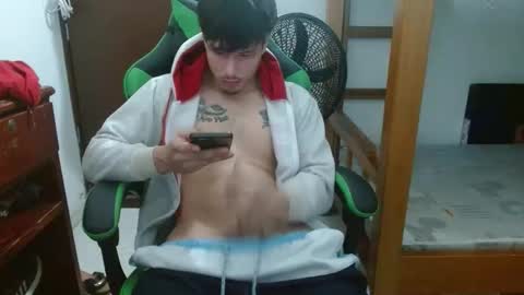 Snapshot of justin_taylor02 chatting on October 2025 02:37:01 PM justin_taylor02 online show from October 2025 02:37:01 PM