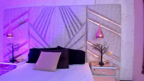 Justine online show from March 2026 05:04:01 AM