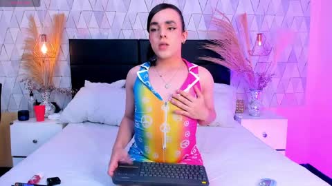 Justine online show from March 2026 04:35:01 AM