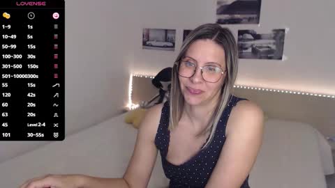 Julie online show from November 2025 05:23:02 PM