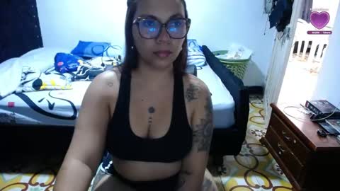 Snapshot of kaarlaa_ chatting on April 2026 05:39:02 PM Karla online show from April 2026 05:39:02 PM