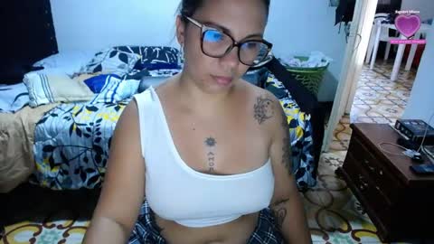 Snapshot of kaarlaa_ chatting on April 2026 06:53:02 PM Karla online show from April 2026 06:53:02 PM