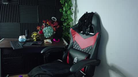 Kanela online show from December 2024 07:32:01 PM