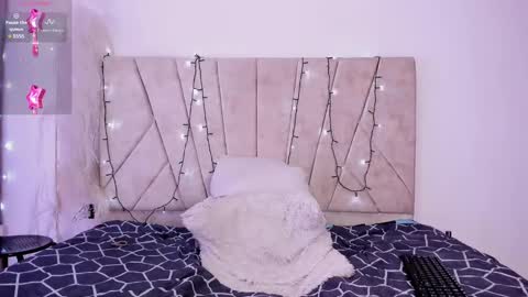 Kaela online show from December 2024 01:43:02 PM