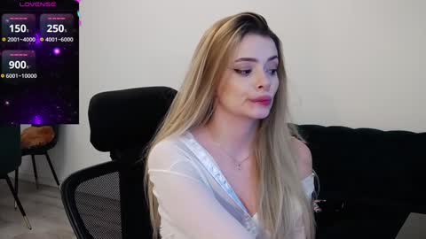 Snapshot of kailyn_moen01 chatting on December 2024 10:01:02 PM Kailyn online show from December 2024 10:01:02 PM