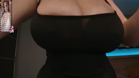 Snapshot of kairafantasy chatting on February 2025 06:17:02 PM Kairafantasy online show from February 2025 06:17:02 PM