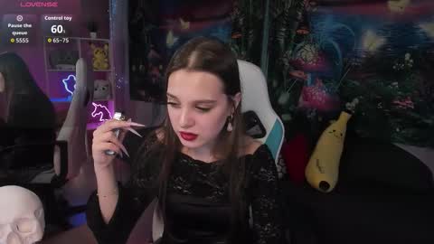 Kaisa online show from October 2025 07:51:01 PM