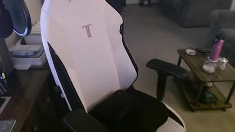 Snapshot of kait331 chatting on January 2025 01:09:02 AM Camprincess331 online show from January 2025 01:09:02 AM