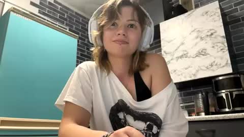 Snapshot of kaitlindumay chatting on June 2026 06:27:01 PM I am Lee ntmu Lets hit 10 Thumbs Up together online show from June 2026 06:27:01 PM