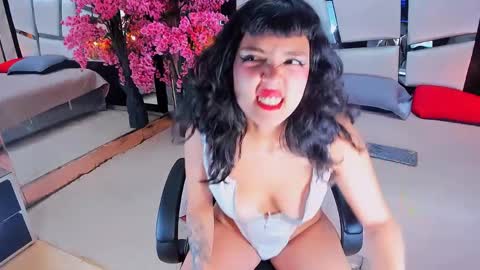 Snapshot of kaitlyn_stone01 chatting on April 2026 12:35:01 PM online show from April 2026 12:35:01 PM