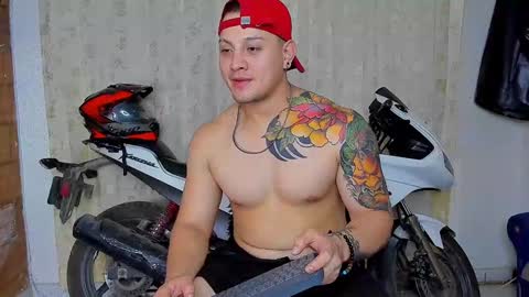 Kaledd musclees room Master online show from December 2024 03:22:02 AM