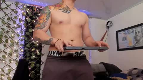 Kaledd musclees room Master online show from February 2025 10:25:02 PM