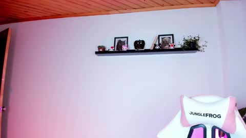 Kali Ka Please help me with your thumbs up its important   dont forget my birthday on October 26 online show from September 2025 06:11:02 PM