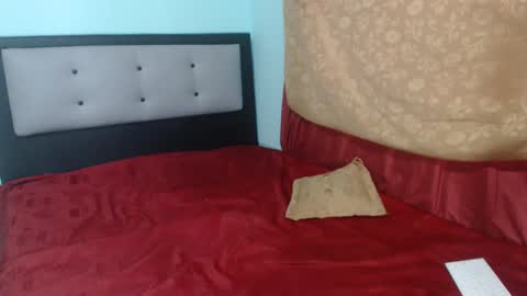 Kalipso and Jones  online show from December 2024 08:39:01 PM