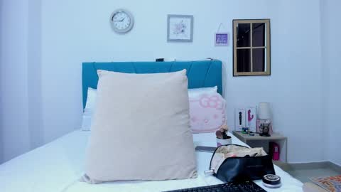 Kamilalopez online show from April 2026 09:53:02 PM