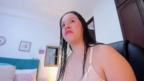 Snapshot of kam_lopez chatting on June 2026 09:17:02 PM Kamilalopez online show from June 2026 09:17:02 PM