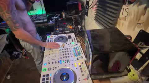 Snapshot of kamikazeozzy_juicylucee chatting on January 2026 05:45:01 AM kamikazeozzy_juicylucee online show from January 2026 05:45:01 AM