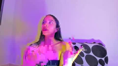 Snapshot of kamilaegypt_1 chatting on October 2025 06:03:01 AM kamila online show from October 2025 06:03:01 AM