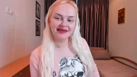 Camila online show from November 2025 09:31:01 AM