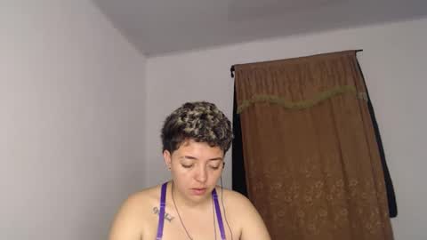 Snapshot of kammy_cami chatting on May 2026 11:04:01 AM kammy y camila online show from May 2026 11:04:01 AM