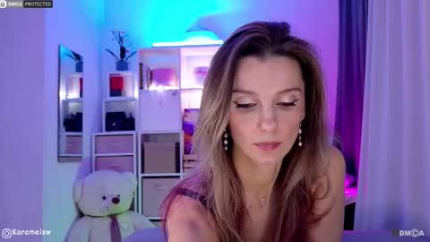 Julia online show from November 2025 11:58:01 PM