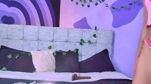 Karen  online show from November 2025 01:54:02 PM