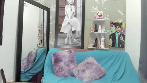 Snapshot of karenbis chatting on February 2026 09:00:01 PM Karen online show from February 2026 09:00:01 PM