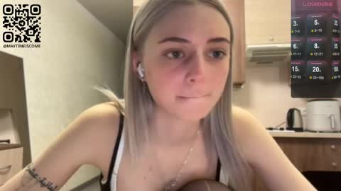 Snapshot of karensimilton chatting on April 2026 03:17:01 PM May online show from April 2026 03:17:01 PM