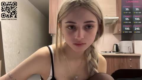Snapshot of karensimilton chatting on May 2026 03:17:01 PM May online show from May 2026 03:17:01 PM