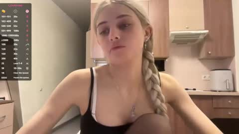Snapshot of karensimilton chatting on May 2026 01:06:01 PM May online show from May 2026 01:06:01 PM