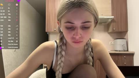 Snapshot of karensimilton chatting on May 2026 03:29:01 PM May online show from May 2026 03:29:01 PM
