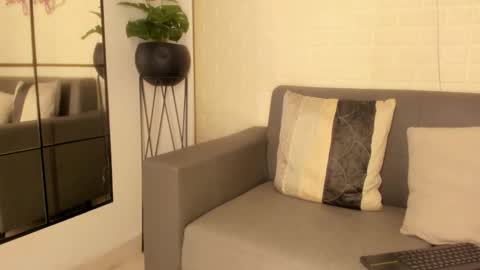 Kari online show from October 2025 11:32:02 AM