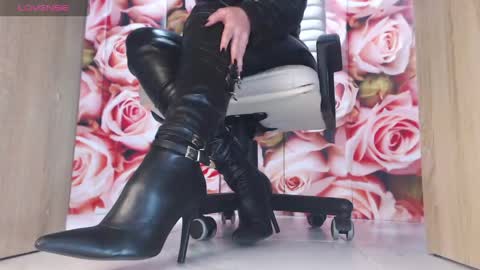 Snapshot of karina_mistress chatting on May 2026 04:57:02 PM Karina Mistress online show from May 2026 04:57:02 PM