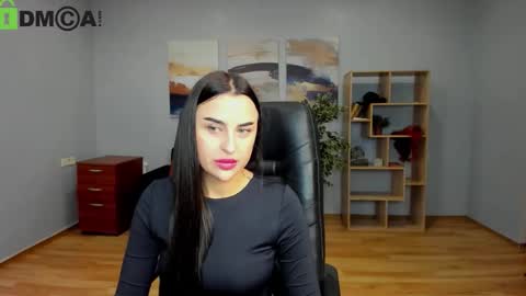 Karina Nolan online show from November 2025 07:36:02 AM