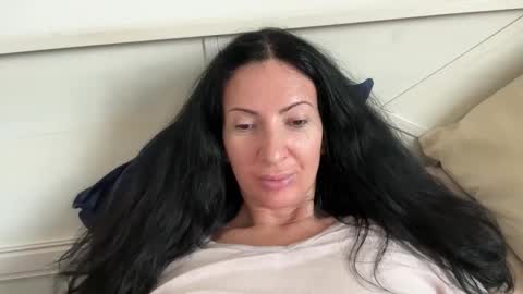 Karina online show from April 2026 12:54:02 PM