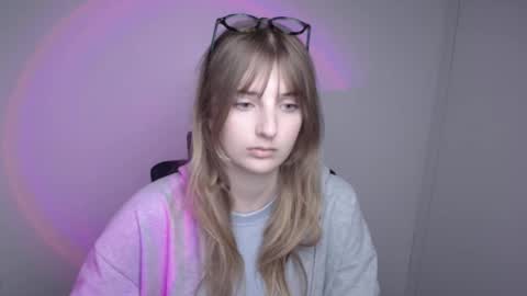 Snapshot of karla_flower chatting on September 2025 10:59:01 AM Karla online show from September 2025 10:59:01 AM