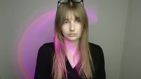 Snapshot of karla_flower chatting on September 2025 11:00:01 AM Karla online show from September 2025 11:00:01 AM