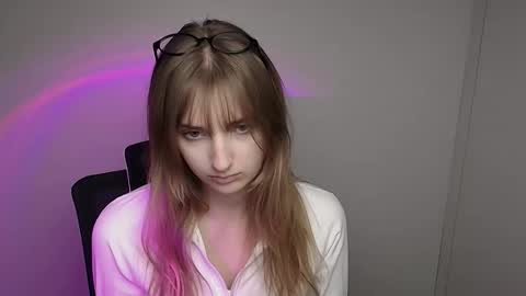 Snapshot of karla_flower chatting on September 2025 11:15:02 AM Karla online show from September 2025 11:15:02 AM