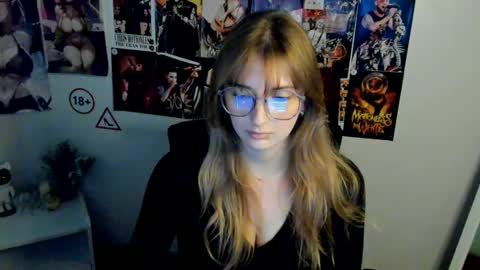 Snapshot of karla_flower chatting on October 2025 12:37:02 PM Karla online show from October 2025 12:37:02 PM