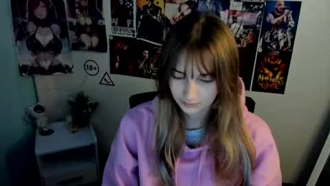Snapshot of karla_flower chatting on October 2025 06:14:02 AM Karla online show from October 2025 06:14:02 AM
