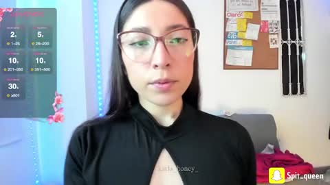 Snapshot of karla_honey_ chatting on June 2026 01:45:01 PM Karla online show from June 2026 01:45:01 PM