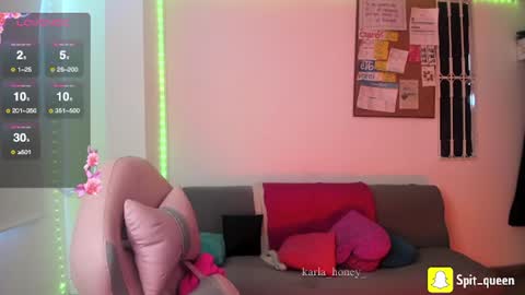 Snapshot of karla_honey_ chatting on June 2026 01:31:01 PM Karla online show from June 2026 01:31:01 PM