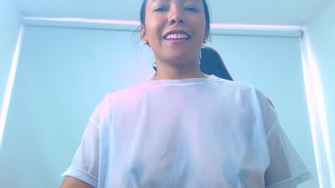 Snapshot of karla_l0ve chatting on April 2026 02:44:01 PM Karla online show from April 2026 02:44:01 PM