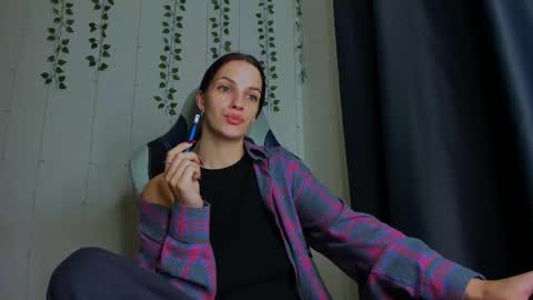 Snapshot of karla_lim chatting on November 2025 07:25:01 PM karla_lim online show from November 2025 07:25:01 PM