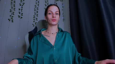 Snapshot of karla_lim chatting on November 2025 07:03:01 PM karla_lim online show from November 2025 07:03:01 PM