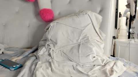 KARLA A online show from September 2025 05:18:02 AM