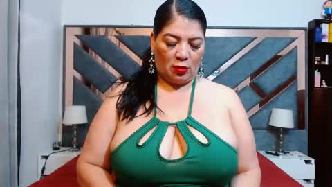 Snapshot of karlatesg chatting on November 2025 09:54:02 AM Karla online show from November 2025 09:54:02 AM