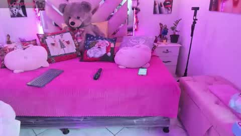 Karly Moonns online show from December 2025 09:21:02 PM